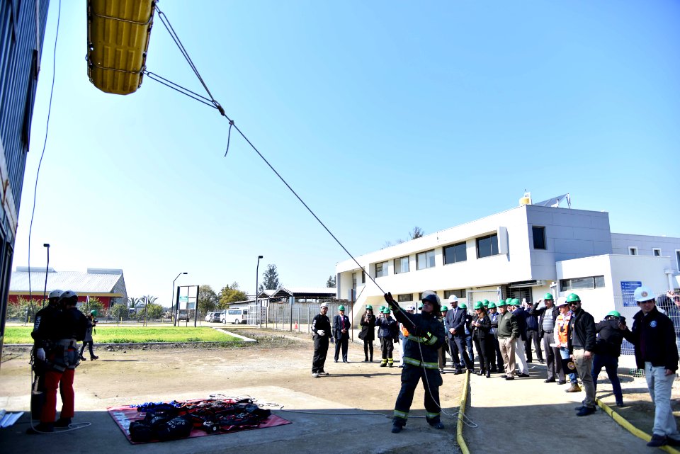 FIRMA DE COOPERACIÓN ENTRE BOMBEROS Y MINISTERIO DE MINERÍA (36804232151)