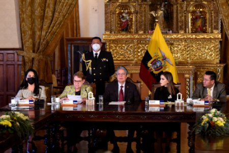 Firma del Registro Único contra la Violencia, con la presencia de la ministra Alexandra Vela. 27-09-2021 (51524607728)