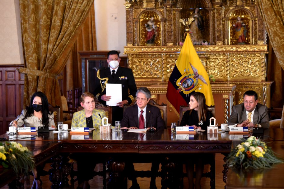 Firma del Registro Único contra la Violencia, con la presencia de la ministra Alexandra Vela. 27-09-2021 (51524380261)