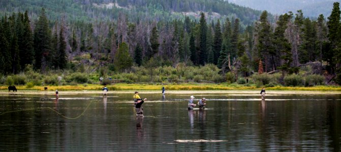 Fishermen at Sprague Lake (43778389364)
