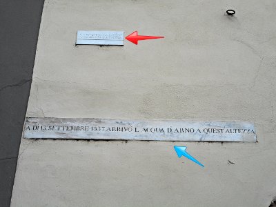 Floods at Piazza Santa Croce in Florence September 13, 1557 (blue arrow) and November 4, 1966 (red arrow) (24657990790)