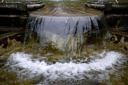 Fountain (15858658355)
