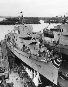 Frederick C Davis (DE-136) (50327403562)