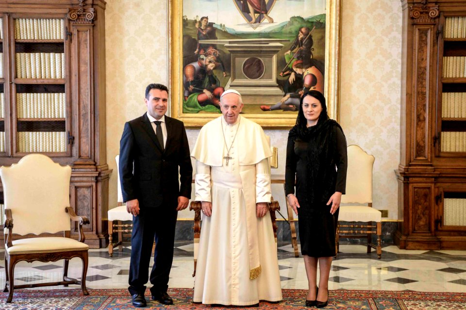 Franciscus with Zoran Zaev and Zorica Zaeva during their trip in the Vatican City in 2018
