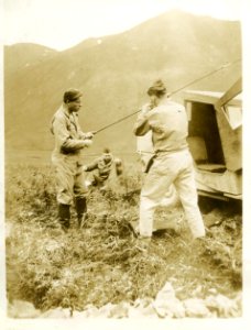 Fugate 2 men preparing for fishing068 (25382544711)