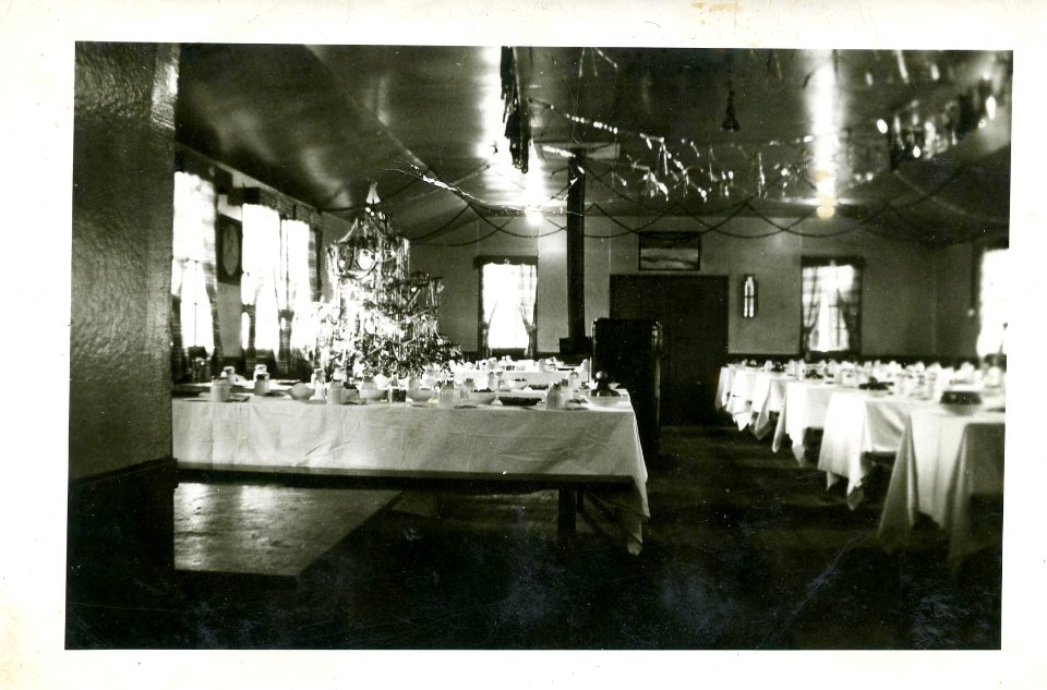 Fugate fancy dinner setup (25356778592)