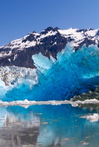 Glacier Features Iceberg, McBride Glacier (32617904205)