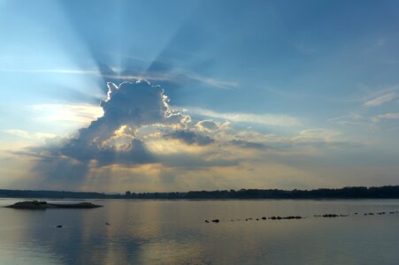 Hdr light cloud gap light