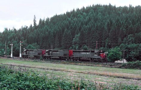 Helpers SSW 8965, 9285, and 9381 passing Semaphore 6166 near Comstock, OR on July 20, 1982 (32985247092) photo