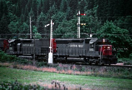 Helpers SSW 8965, 9285, and 9381 passing Semaphore 6166 near Comstock, OR on July 20, 1982 (33142113505) photo