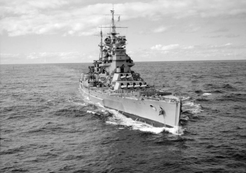 HMS Duke of York in the Pacific August 1945 just before Japan Surrendered. (48814237788)