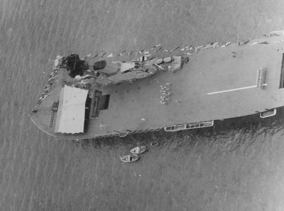 HMS Hermes (95) in 1919. (49693696708)