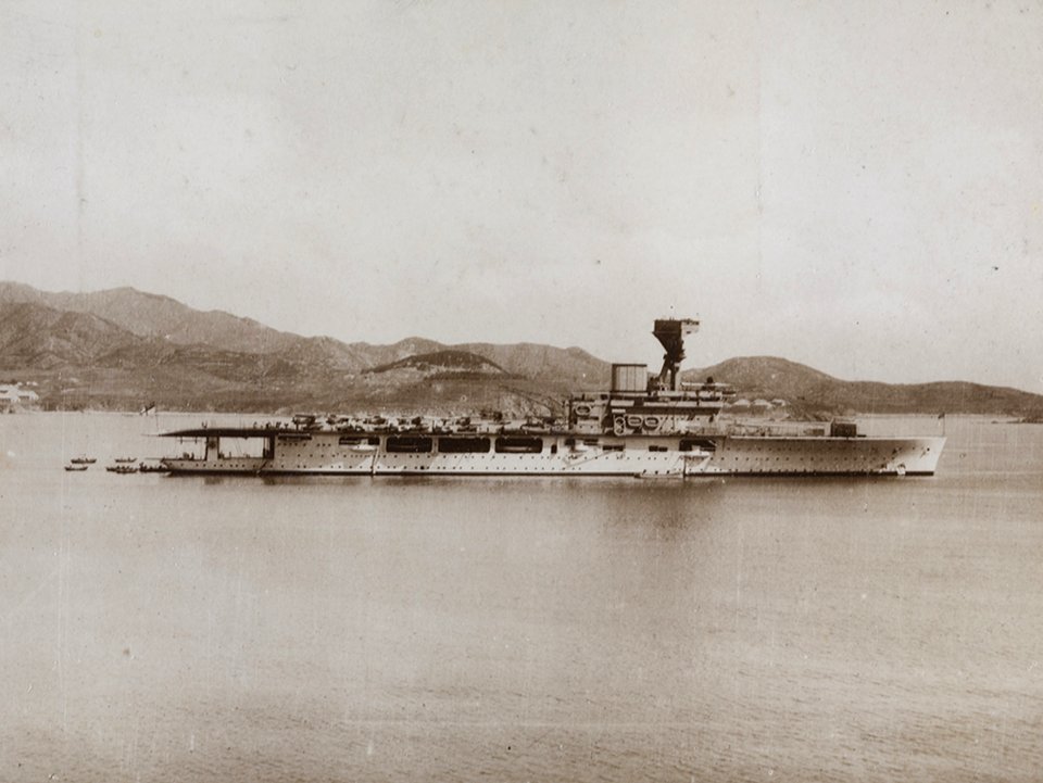 HMS Hermes, on the Huangpu River, Shanghai Dec 1930. (50862431933)