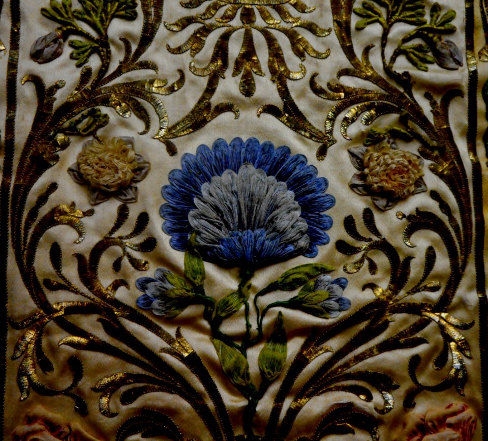 Holy vestments - Neapolitan embroidery 17th century - Museum Quadreria dei Girolamini in Naples (45178031941)