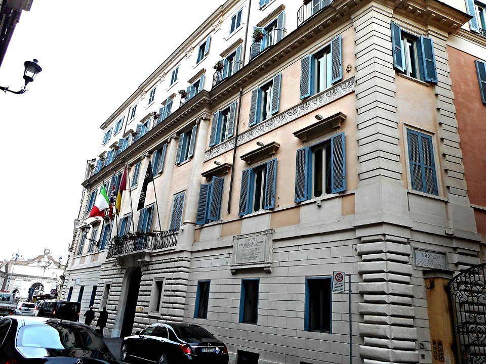 Hotel de Russie in Rome (1819-1822) - GUESTS Pëtr Ilic Ciaikovski (1879), Pablo Picasso with Igor Stravinsky (1917). Here died Napoleone Giuseppe Carlo Bonaparte (Jérôme, Trieste 1822-Rome 1891), Napoleon's nephew. (29113995990)
