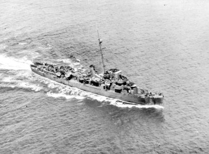 HMS Spragge (K572) in the Atlantic Ocean 27th June 1945. (48831402446)