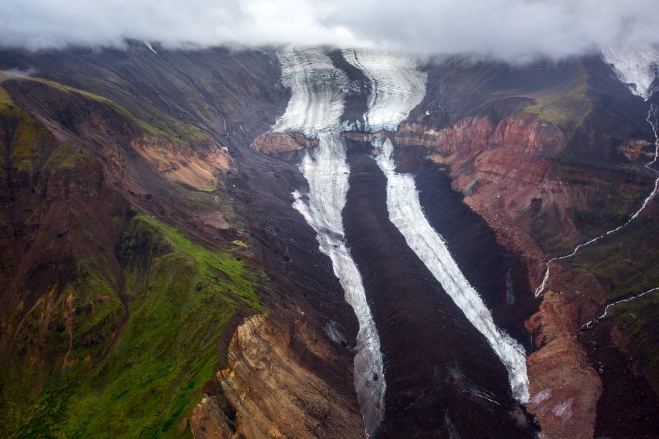 Hole-in-the-Wall Glacier near Skolai Pass (39998165512)
