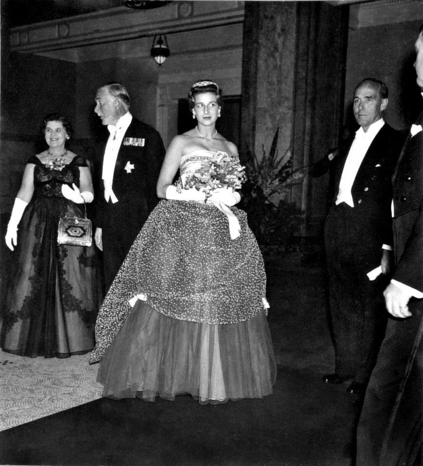 HRH Princess Alexandra at the Royal Ball, Brisbane City Hall, 21 August 1959 (14441309705)