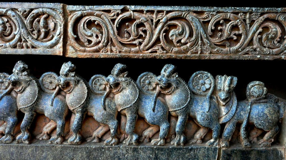 Hoysaleswara temple reliefs (51056373473) photo