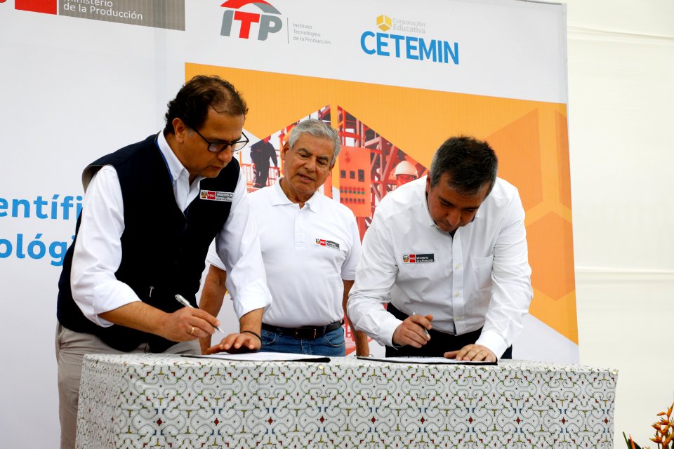 Inauguración de laboratorios y planta de procesamiento del CITE privado minería y medio ambiente (42642477520)