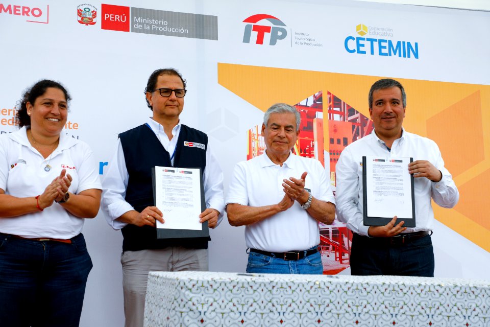 Inauguración de laboratorios y planta de procesamiento del CITE privado minería y medio ambiente (29513463787)