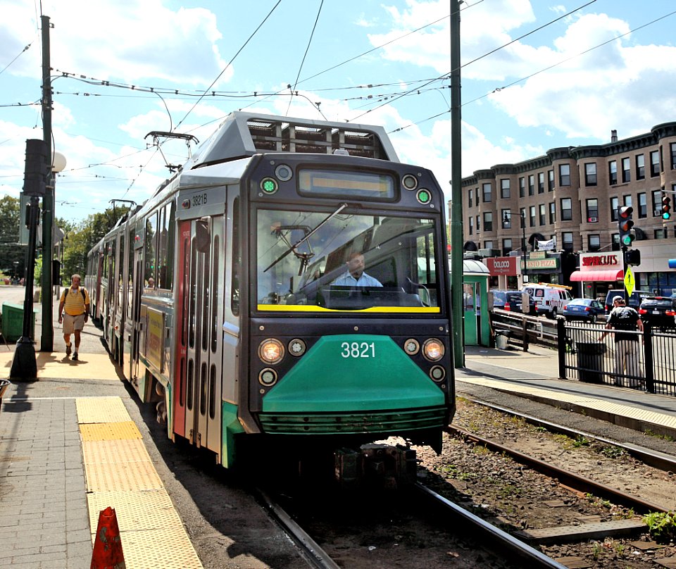 Inbound train at Cleveland Circle station, June 2012