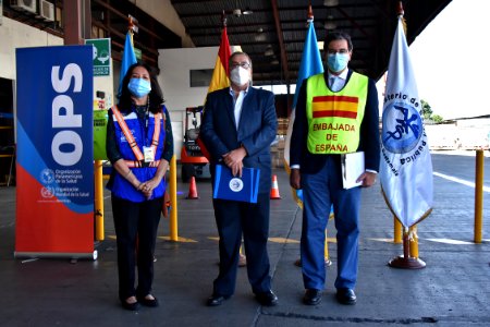 Ingreso de un nuevo lote de vacunas AztraZeneca donaciòn de España 20211016 GAG 7102 (51597203858)