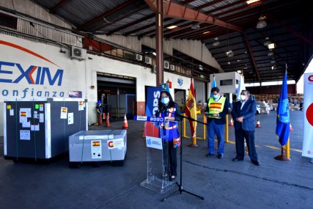 Ingreso de un nuevo lote de vacunas AztraZeneca donaciòn de España 20211016 GAG 6907 (51597876745)