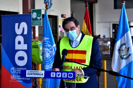 Ingreso de un nuevo lote de vacunas AztraZeneca donaciòn de España 20211016 GAG 6930 (51596978051)
