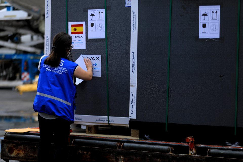Ingreso de vacunas AstraZeneca donadas por España 20210917151438 ORD 7024 (51485512535)