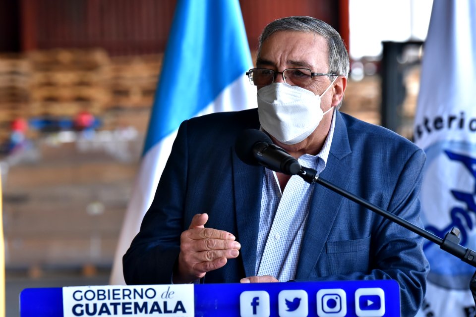 Ingreso de un nuevo lote de vacunas AztraZeneca donaciòn de España 20211016 GAG 7052 (51596990756)