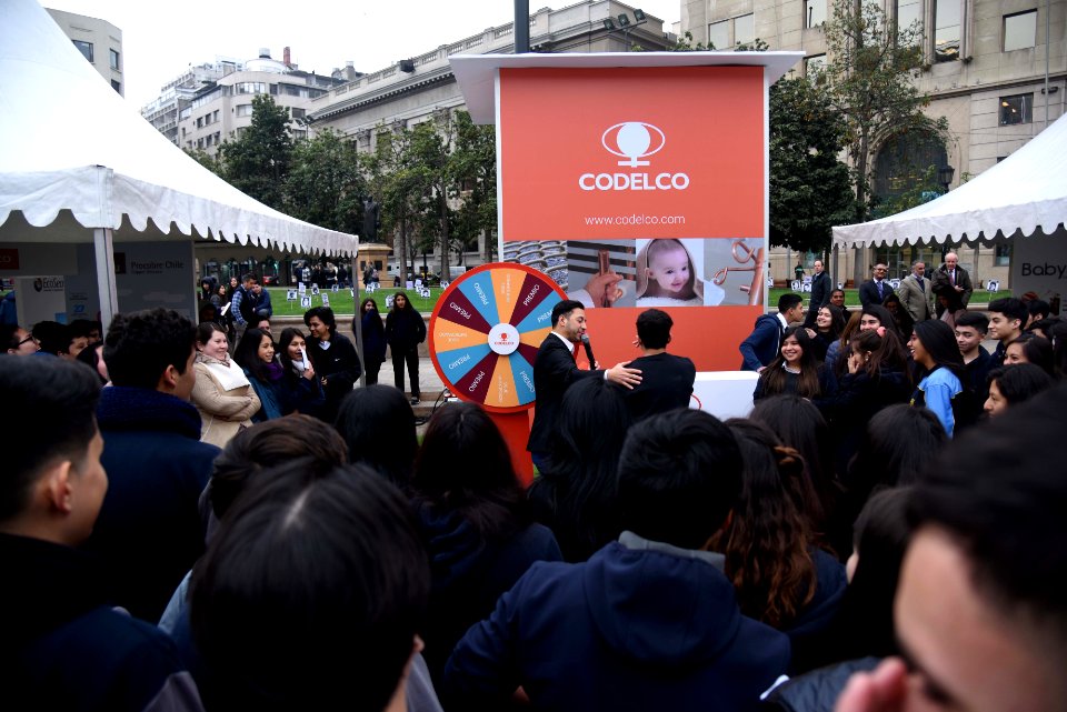 INTERVENCIÓN URBANA DE MINERÍA EN LA PLAZA DE LA CONSTITUCIÓN (44405569732)
