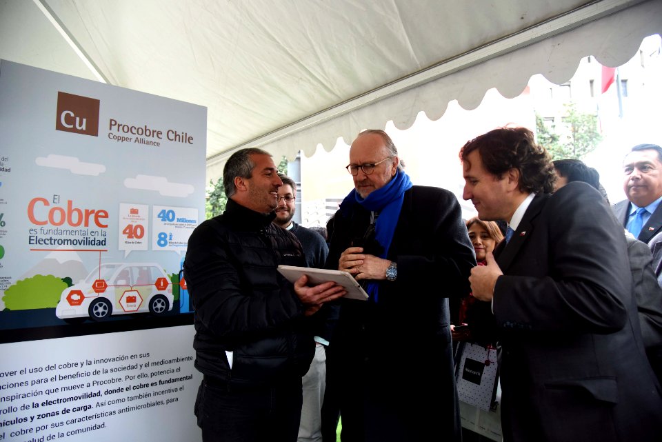INTERVENCIÓN URBANA DE MINERÍA EN LA PLAZA DE LA CONSTITUCIÓN (30585426058)