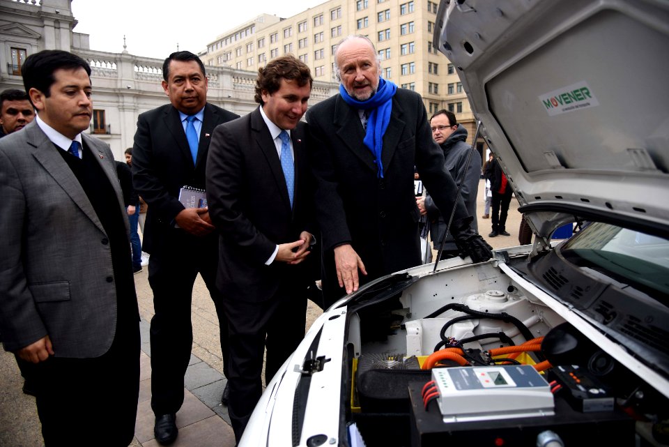 INTERVENCIÓN URBANA DE MINERÍA EN LA PLAZA DE LA CONSTITUCIÓN (42645972730)