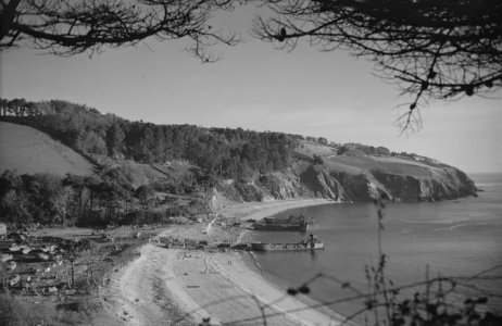Invasion rehearsal operation at Slapton beach, England, prior to the Normandy invasion. LCTs on beach include USS LCT-3, USS LCT-474, and USS LCT-526 (50371779612)