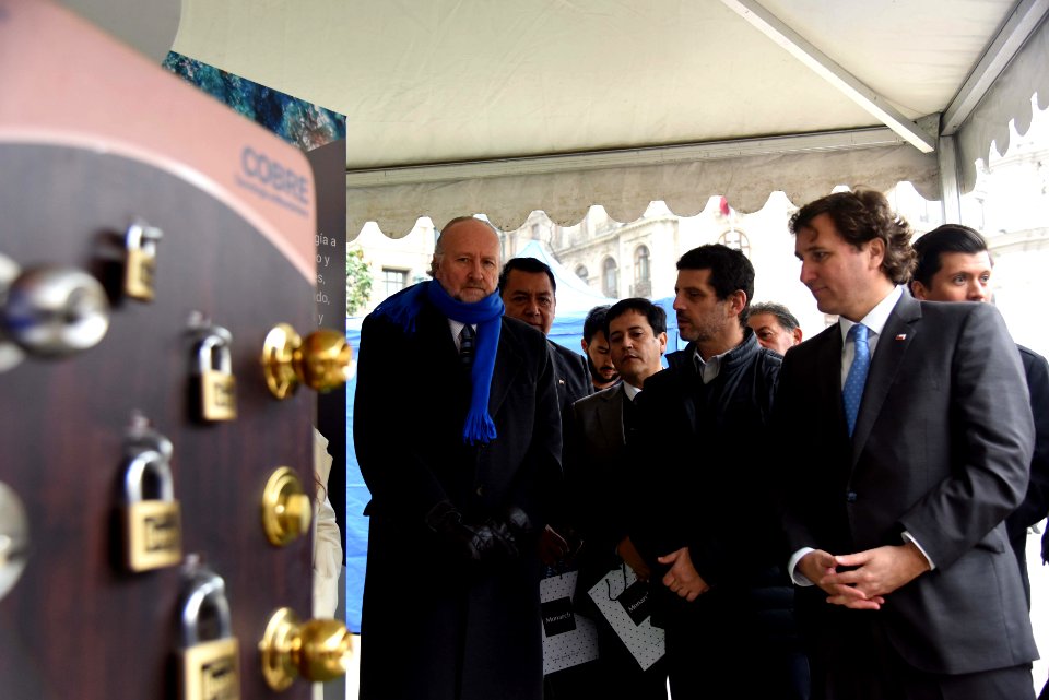 INTERVENCIÓN URBANA DE MINERÍA EN LA PLAZA DE LA CONSTITUCIÓN (44454780181)