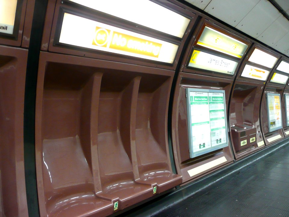 JamesSt-Merseyrail-P1110185 (36181541872)