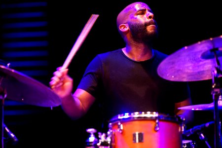 James Brandon Lewis Trio, 9 maart 2017 BIM – Warren ‘Trae’ Crudup (33814991730)