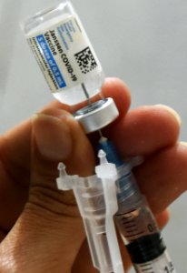 Janssen COVID-19 vaccine (2021) B (cropped)