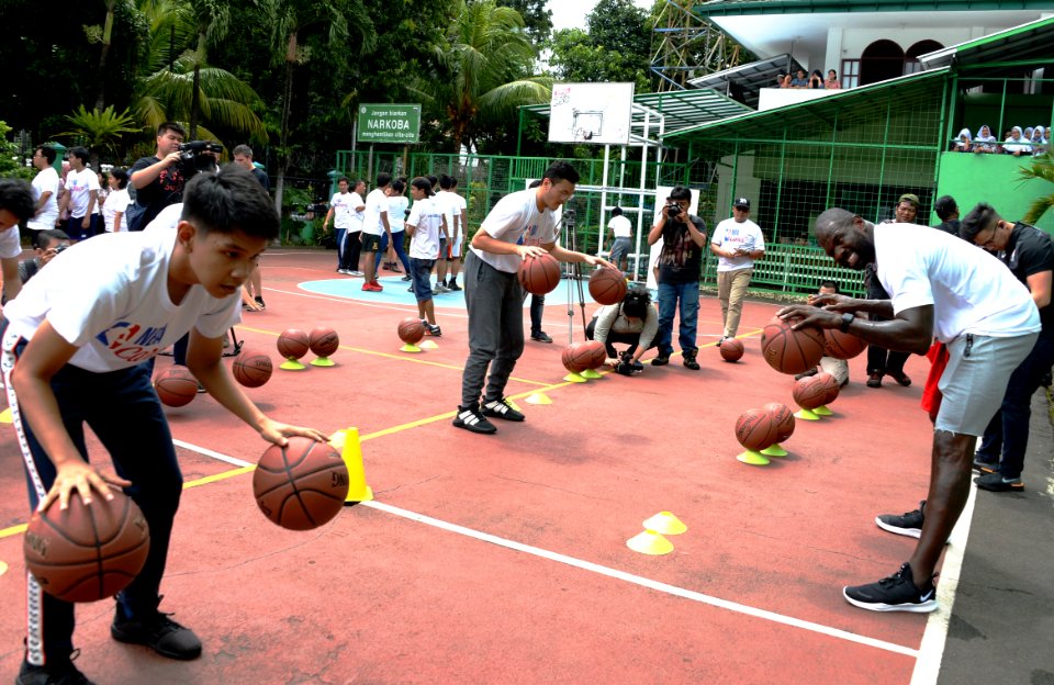 Kedubes AS dan Junior NBA bawa Legenda Basket ke Indonesia (32597947037)