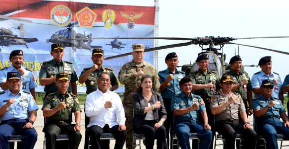 Kedubes AS Hadiri Serah Terima Delapan Helikopter Apache (40467230280)