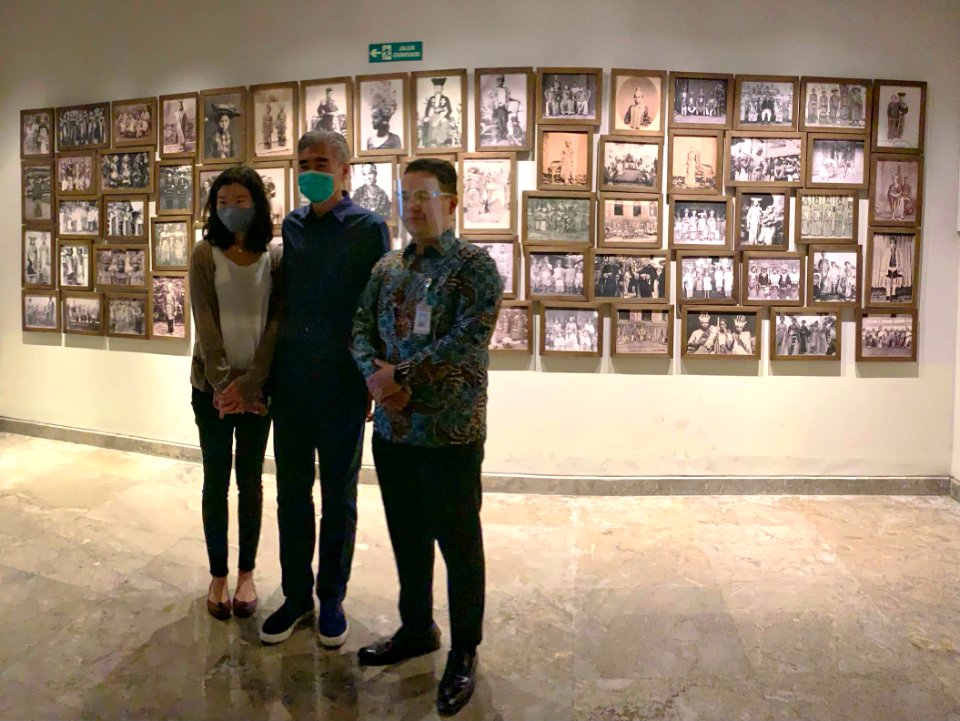 Kunjungan -DubesKim ke Museum Nasional (50837556587)