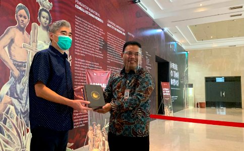 Kunjungan -DubesKim ke Museum Nasional (50836750033)