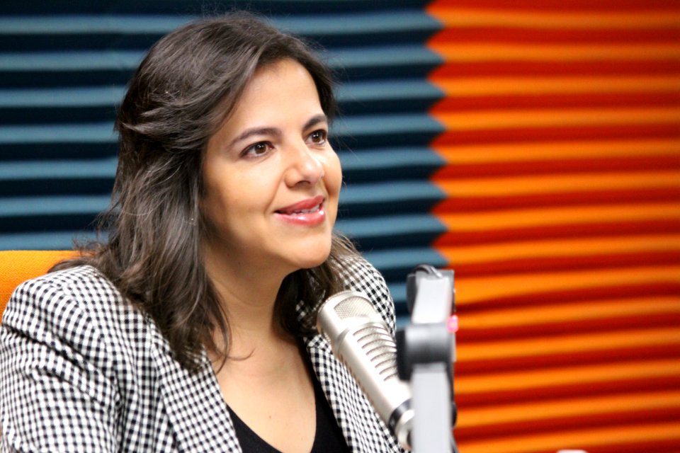La Ministra de Gobierno, María Paula Romo, durante la entrevista en Radio Democracia. 29.10.2020 (50543876278)