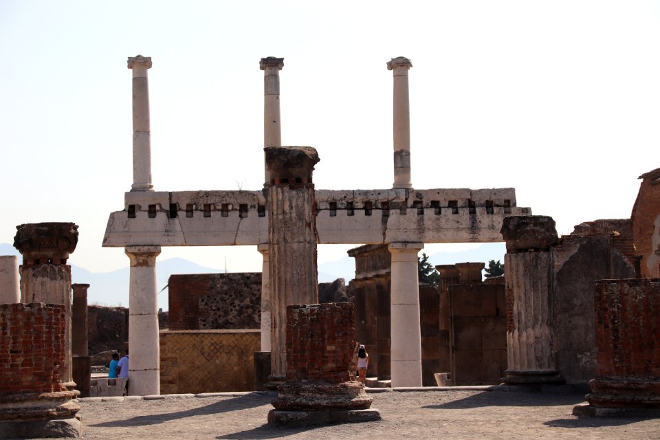 Pompeii Ruins (48440530371)