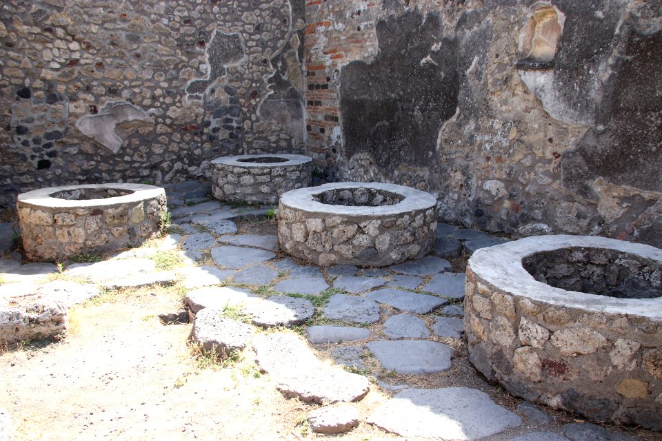 Pompeii Ruins (48440973767)