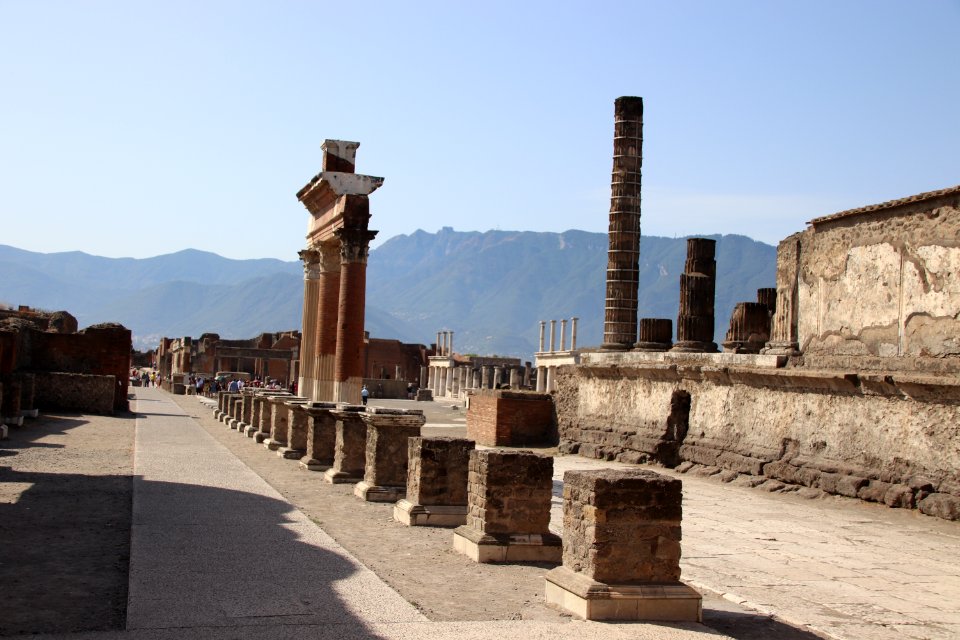 Pompeii Ruins (48441107942)