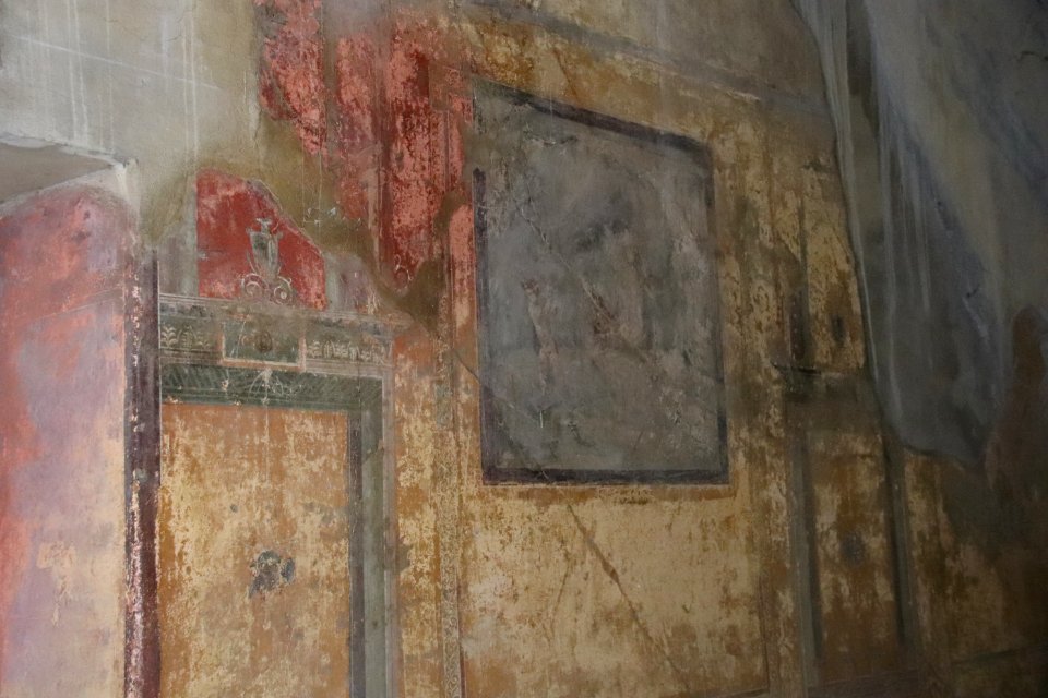 Pompeii Ruins Fresco (48442865317)