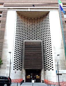 Portal - Palazzo degli Uffici Finanziari (1933-1937; brick and travertine) - Via Diaz n° 11 in Naples - Architect Marcello Canino (Naples 1895-Naples 1970) (26291732565)