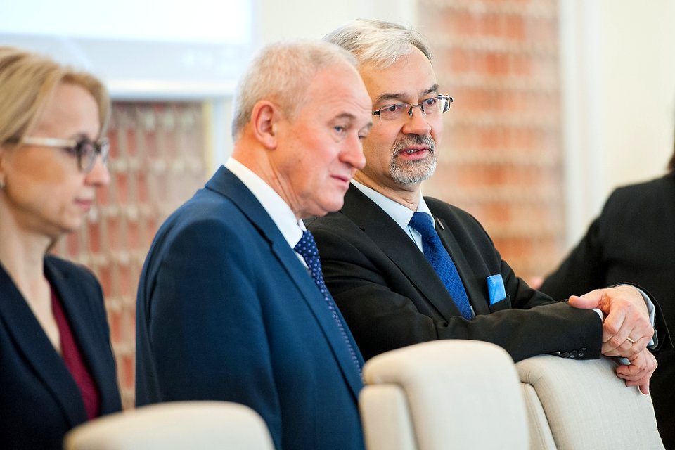 Posiedzenie Rady Ministrów (25681298027)
